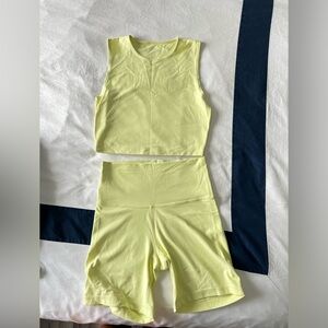 Aritzia muscle tank and 7 in biker shorts (set)